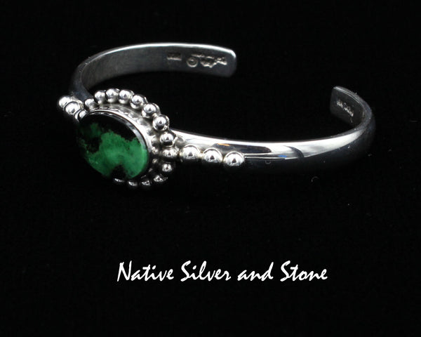 Artie Yellowhorse - Navajo<br>BCGGSB<br>1/4"  Bracelet Cuff<br>16mm x 12mm Green Garnet<br>Horizontal Oval<br>Single Bead<br>w 3 Bead Flanks<br>Sterling Silver<br>Size 6-1/16 (Medium-Small)