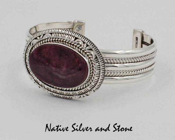 Z Artie Yellowhorse - Navajo<br>5/8" Bracelet Cuff<br>Purple Spiny Oyster<br>Single Twist Double Sawcut w Pinches<br>Sterling Silver<br>Size 6-1/2