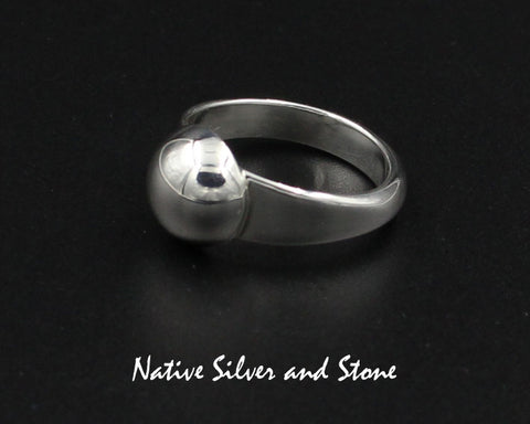 Z Artie Yellowhorse - Navajo<br>7/16" Ring<br>#7 Dome/Dot<br>Sterling Silver<br>Size: 7