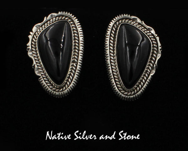 Z Artie Yellowhorse - Navajo Jewelry<br>Earrings - 1-1/8" Onyx Triangle<br>Single Twistwire & Sawcut<br>Post 0917