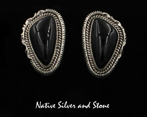 Z Artie Yellowhorse - Navajo Jewelry<br>Earrings - 1-1/8" Onyx Triangle<br>Single Twistwire & Sawcut<br>Post 0917