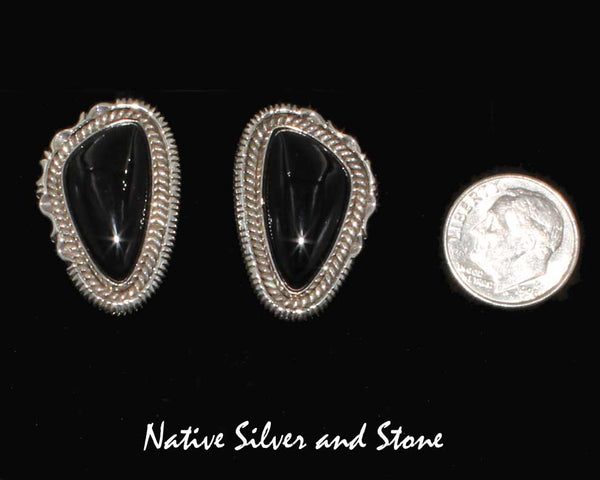 Z Artie Yellowhorse - Navajo Jewelry<br>Earrings - 1-1/8" Onyx Triangle<br>Single Twistwire & Sawcut<br>Post 0917