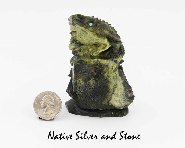 Z Horned Toads (Two Stacked)<br>Zuni Fetish Carving<br>Ben Kaamasee<br>Serpentine w Turquoise Accents