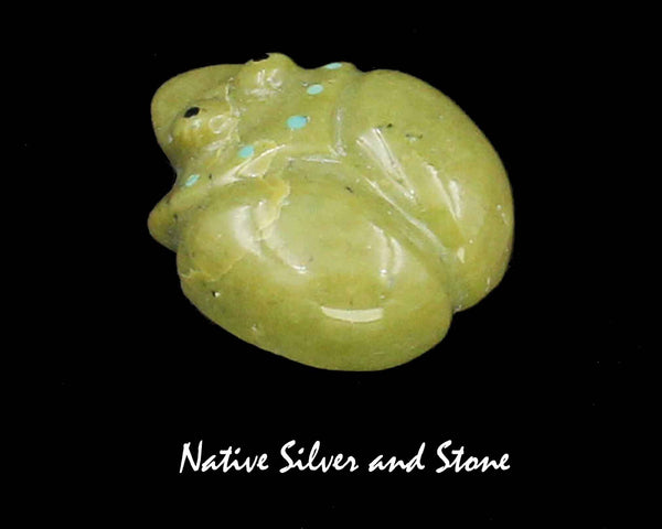 Frog<br>Zuni Fetish Carving<br>Cheryl Beyuka<br>Serpentine