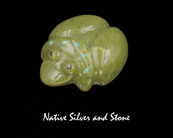 Frog<br>Zuni Fetish Carving<br>Cheryl Beyuka<br>Serpentine