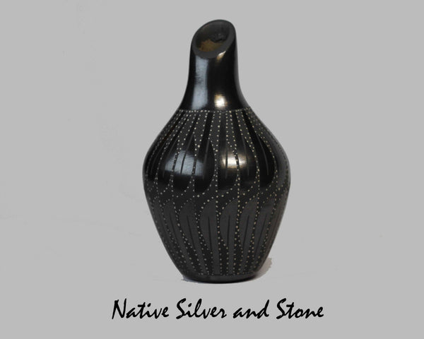 Z  Efrain Lucero Andrew<br>Mata Ortiz/Casa Grandes<br>Pottery-Handmade<br>Vase - Black w Gray<br>