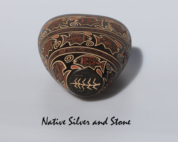 Glendora (Daubs) Fragua<br>Handmade Jemez Scraffito Pueblo Vase<br>Fish