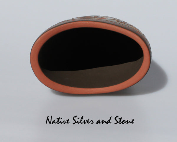 Glendora (Daubs) Fragua<br>Handmade Jemez Scraffito Pueblo Vase<br>Fish