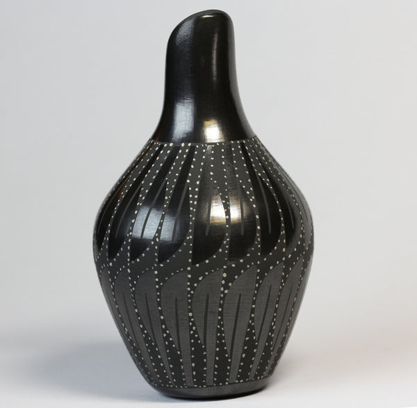 Z  Efrain Lucero Andrew<br>Mata Ortiz/Casa Grandes<br>Pottery-Handmade<br>Vase - Black w Gray<br>