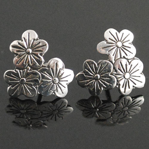 Z Desbah Begay - Navajo Jewelry<br>Earrings Post<br>Silver Flowers<br>Sterling Accent